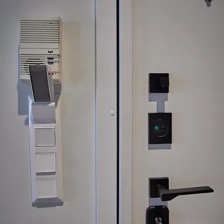 A19 Brand New Lux 3bd Koukaki Apartment Athens