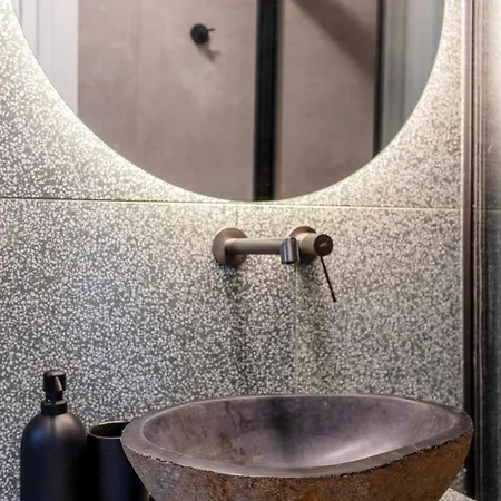 A19 Brand New Lux 3bd Koukaki Athen