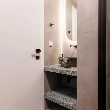 A19 Brand New Lux 3bd Koukaki Apartment *