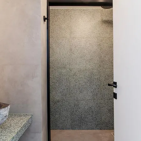 A19 Brand New Lux 3bd Koukaki Apartment