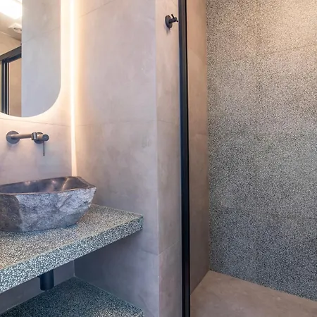 A19 Brand New Lux 3bd Koukaki Athen